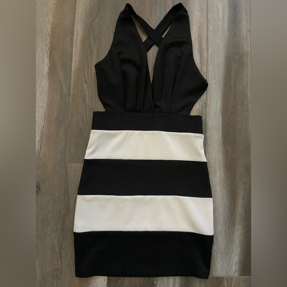 👗 Seductions mini dress - Size Medium
